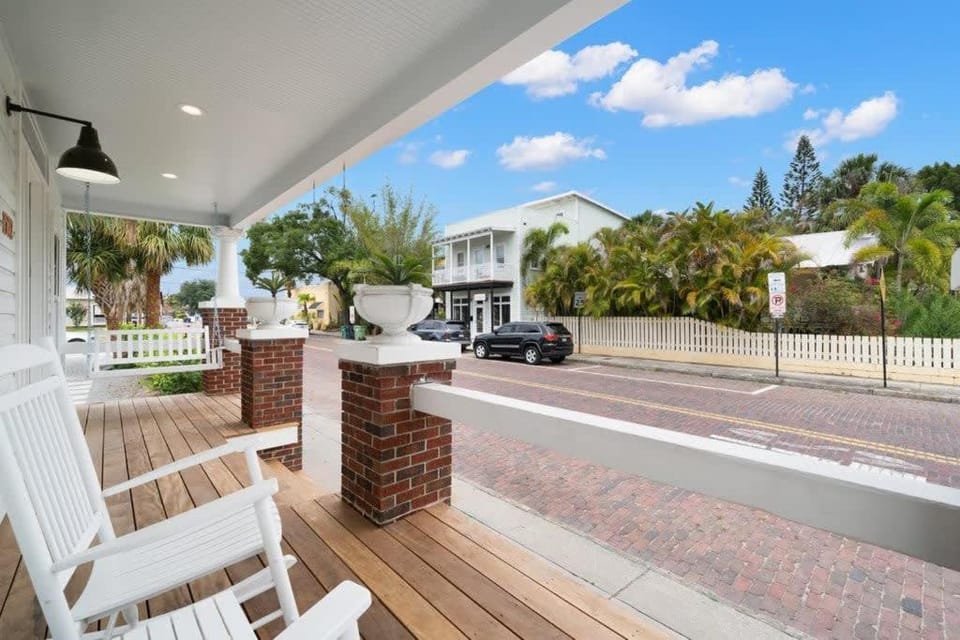 Casa Padrón - Gorgeous Home, Steps to 7th Ave House in Tampa