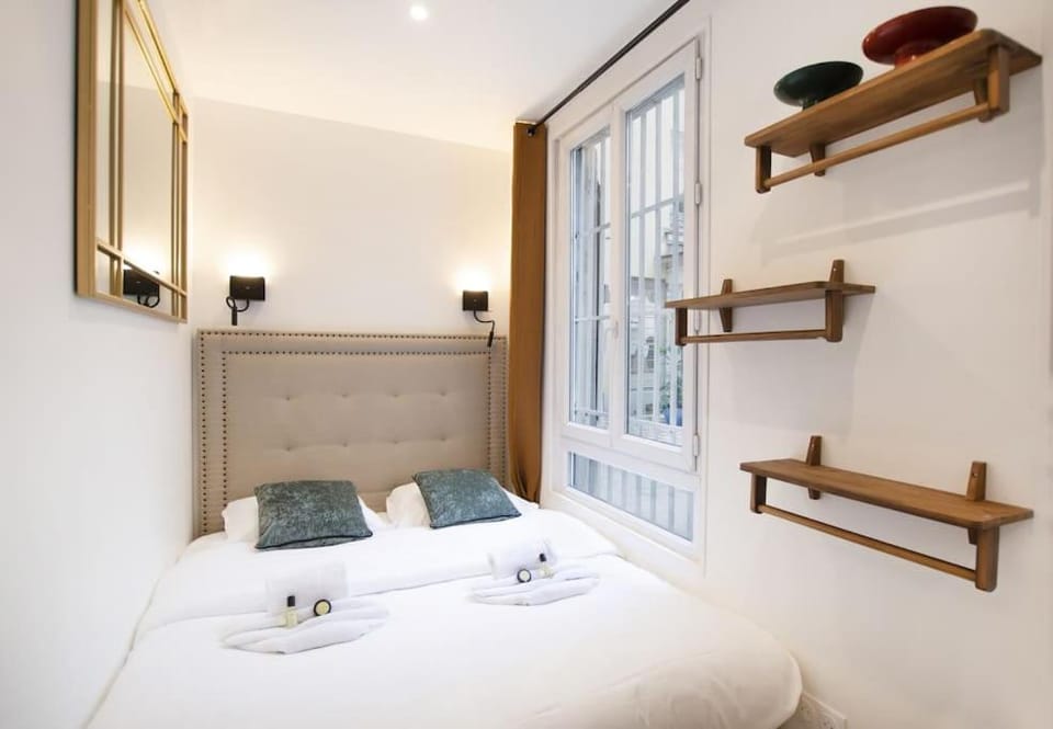 Studio avec jacuzzi dans le 10e Apartment in Paris