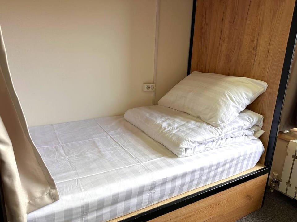 Bed, Bedroom, bunk bed