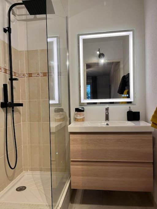Shower, Bathroom