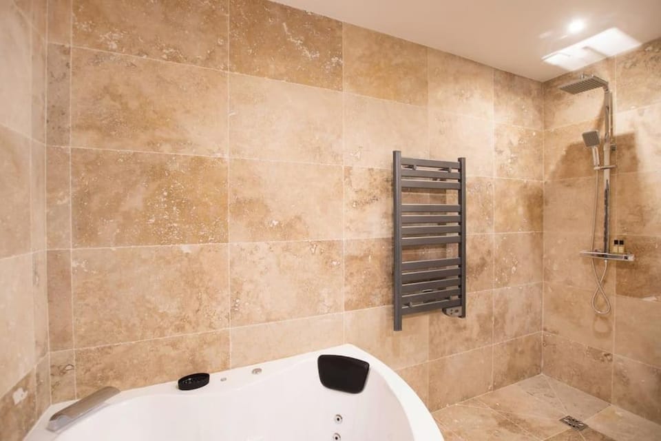Luxury Suite w/ Jacuzzi - Rex / Montorgueil Apartment in Paris