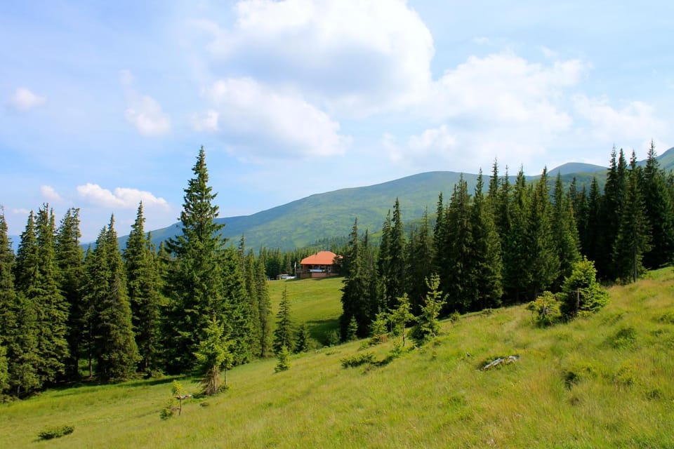 Restaurant/places to eat, Restaurant/places to eat, Day, Natural landscape, Summer, Balcony/Terrace, Hiking, Hiking, On site, Mountain view, Area and facilities, Meals