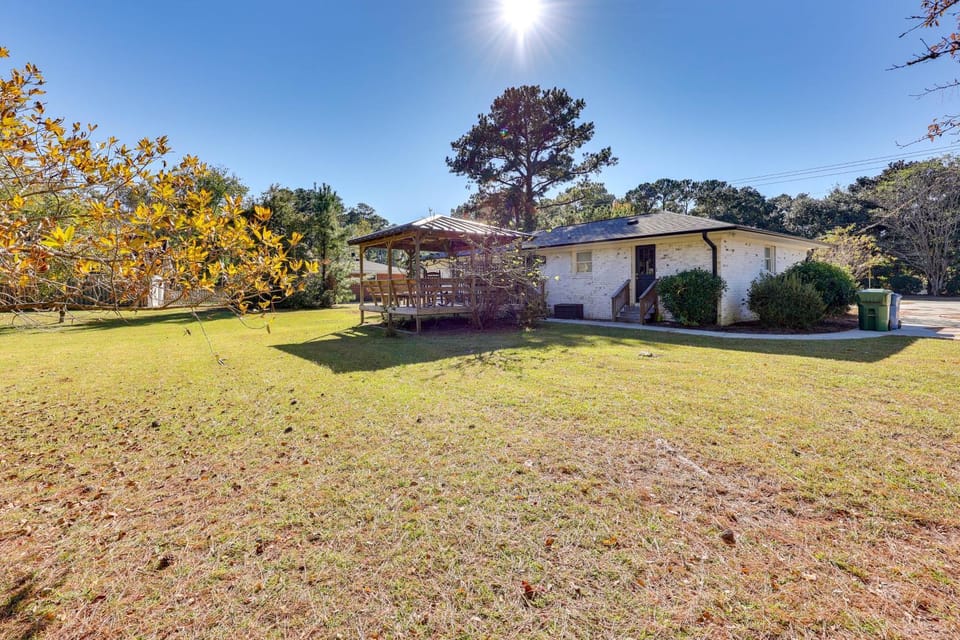 4 Mi to Beach: Wilmington Home w/ Gazebo Deck! House in Wilmington