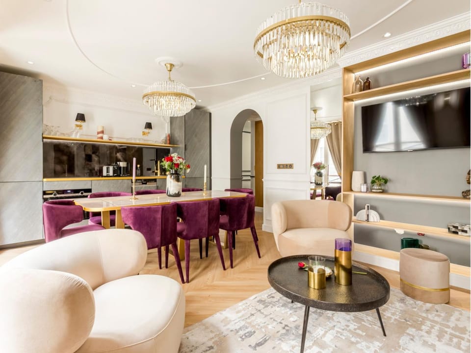 Communal lounge/ TV room, TV and multimedia, Living room, Seating area, Dining area, kitchen