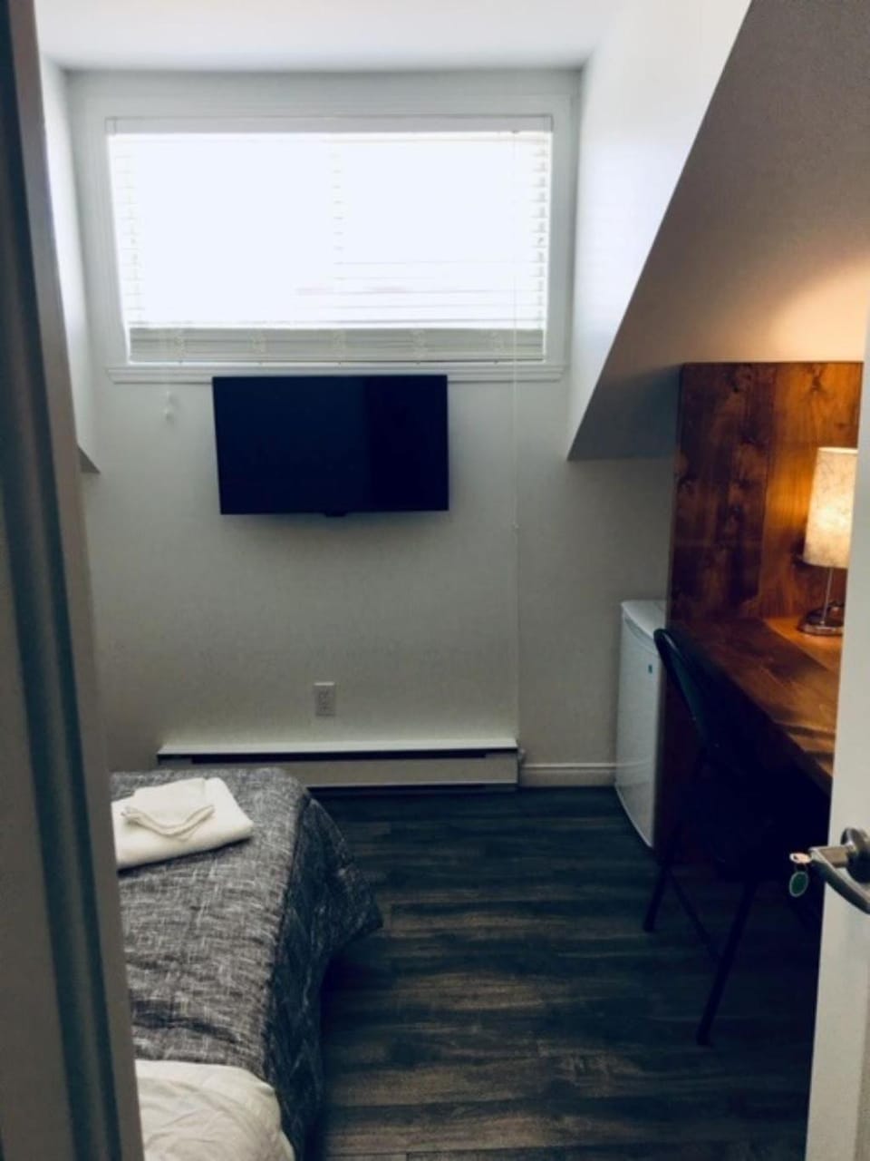 TV and multimedia, Photo of the whole room, Bedroom