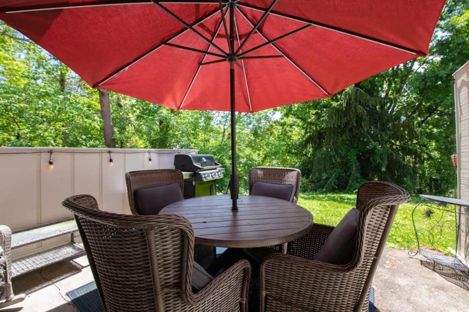 Close 2 Dollywood~Rustic~Sleeps 6~Family Fun House in Pigeon Forge