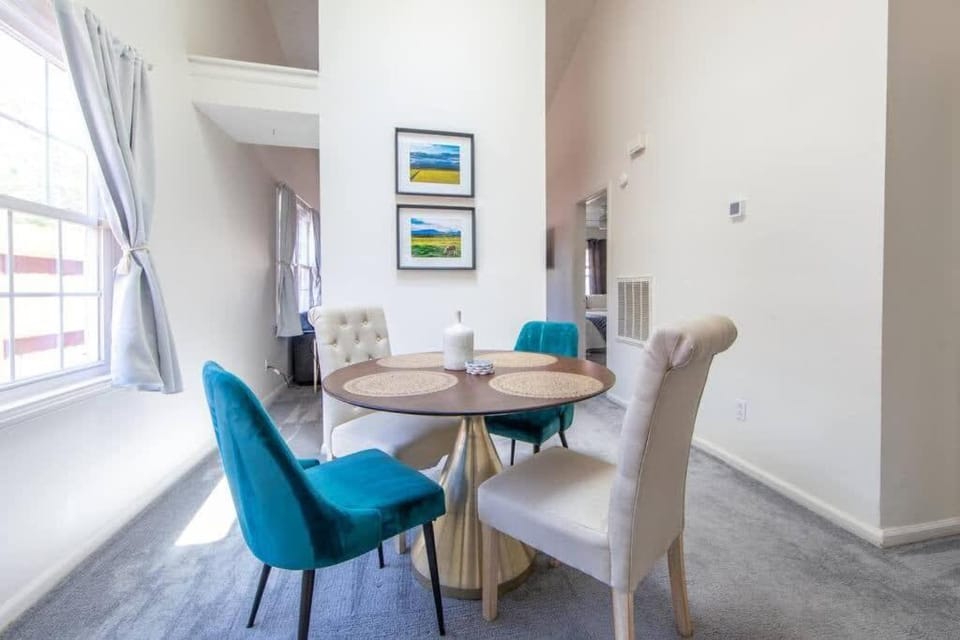 Cheerful 2 Bedroom Home near Virginia Wesleyan House in Norfolk
