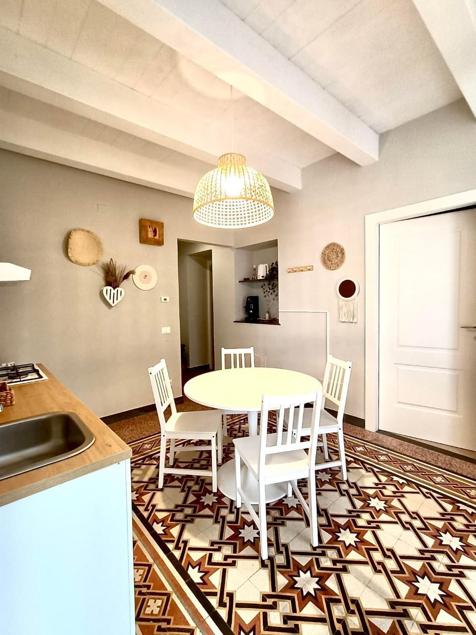 Seating area, kitchen