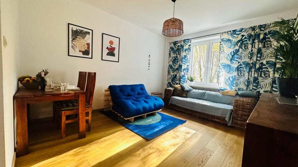Bed, Living room, Photo of the whole room, Seating area, Dining area