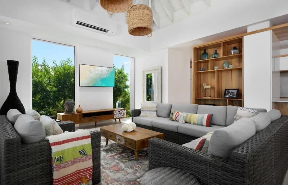 Ocean Dream 3 BR Villa Blue Villa in Turks and Caicos Islands