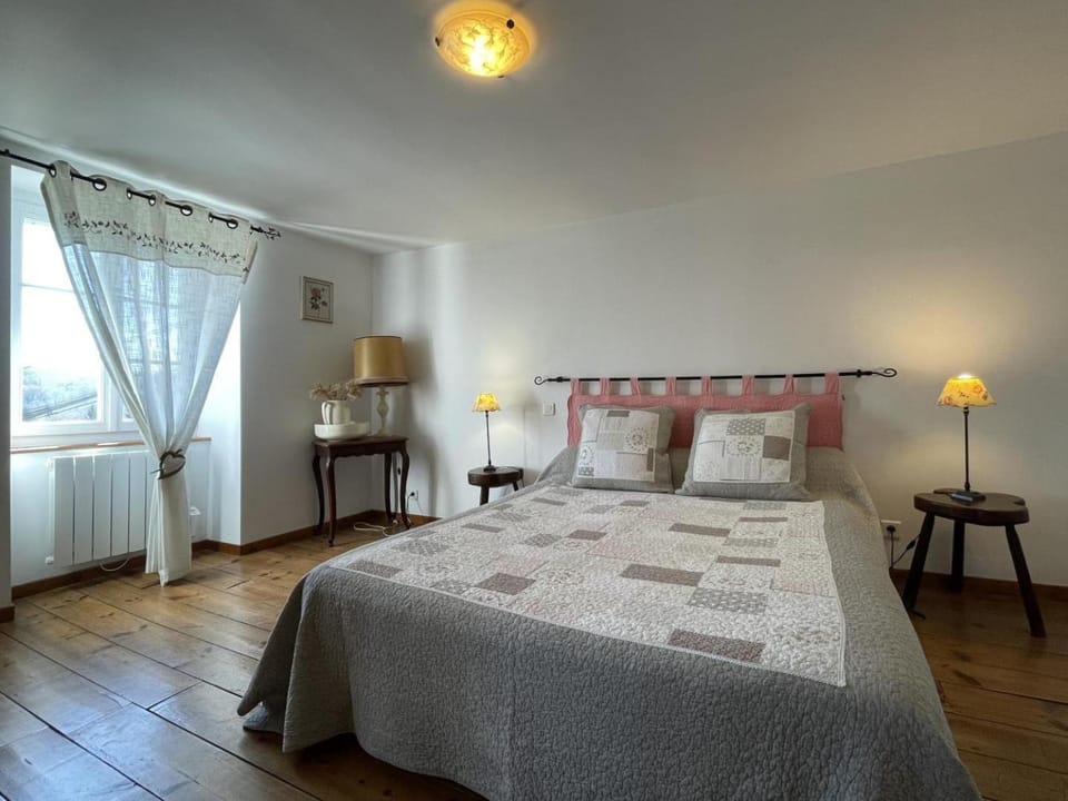 Chez cazanave House in Nouvelle-Aquitaine