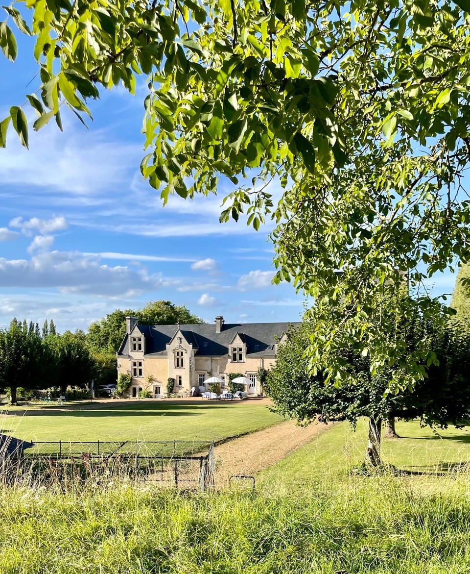 Château La Chevalerie - 24h du Mans Bed and Breakfast in Centre-Val de Loire