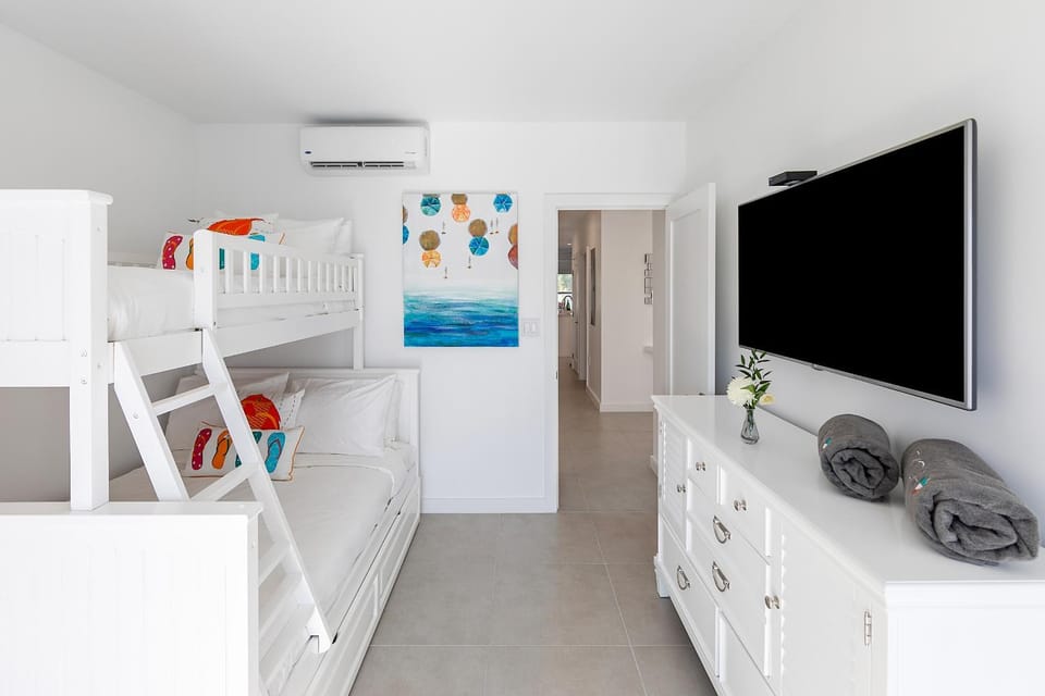 Carpe Diem 3 BR Condo House in Grace Bay