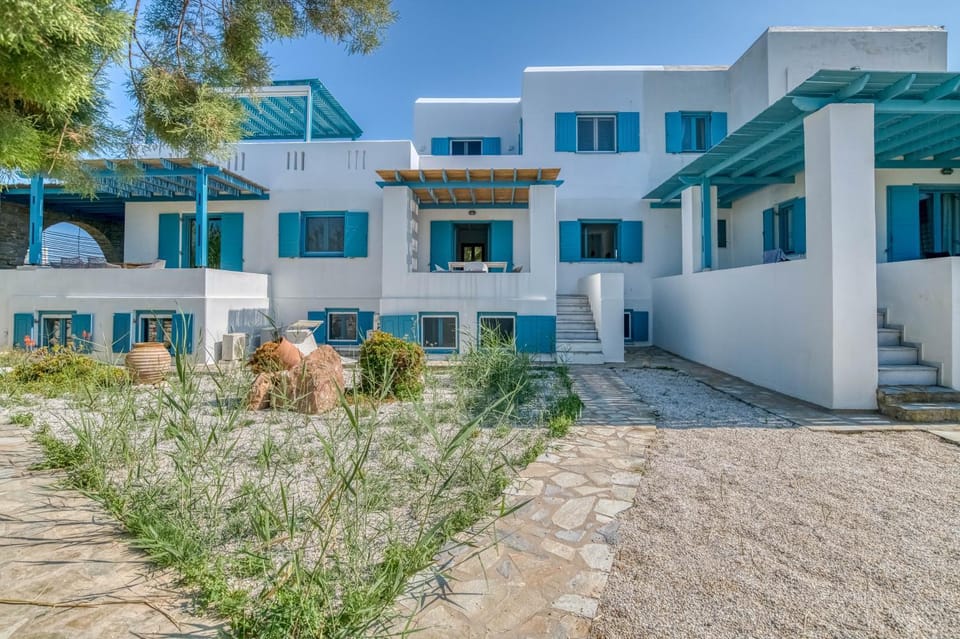 G&K Blue House on Agia Anargyroi Beach, Naousa House in Naousa