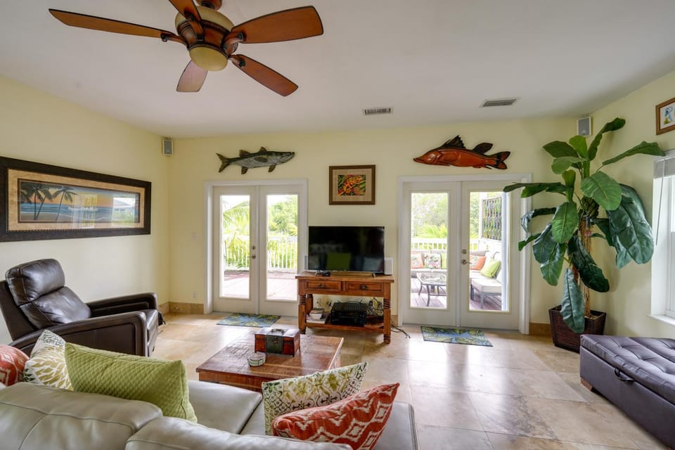 Waterfront Key West Oasis w/ Float Dock! House in Sugarloaf Key