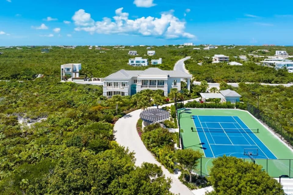 Villa Shambhala 8 BR Villa in Long Bay Hills