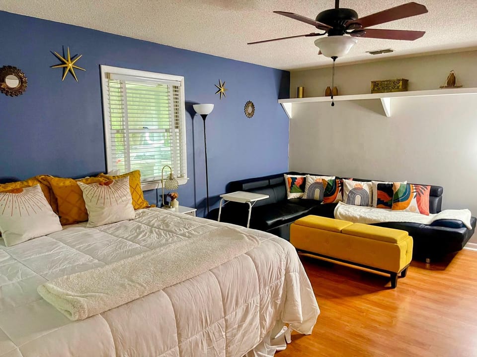 Town and Country Getaway 3BR 3BA, 20 min FAMU FSU House in Tallahassee