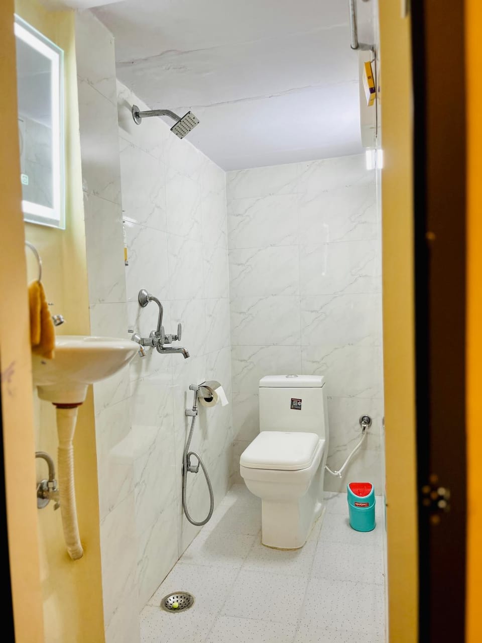 Shower, Toilet, Bathroom