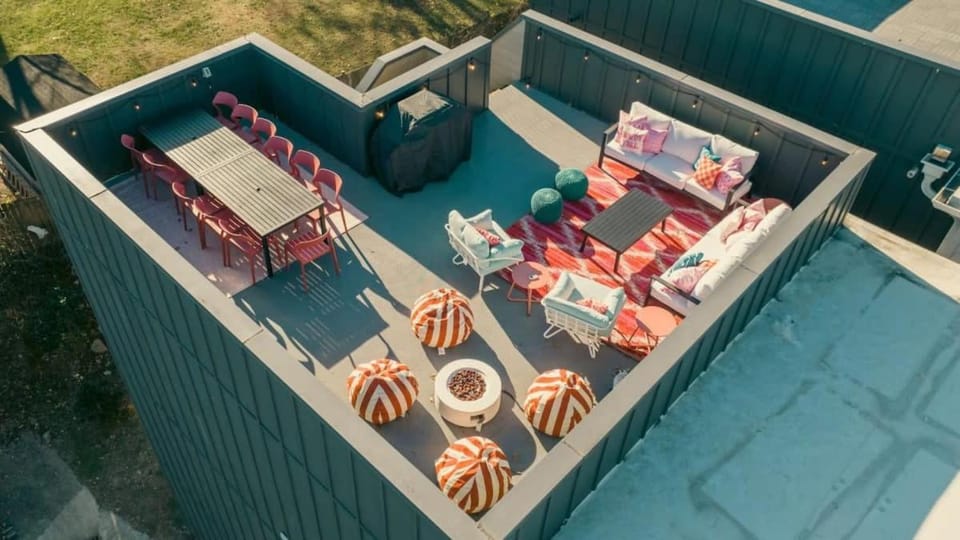 Butterfly BNB~Modern Luxury~Giant Rooftop~9Min DT House in East Nashville