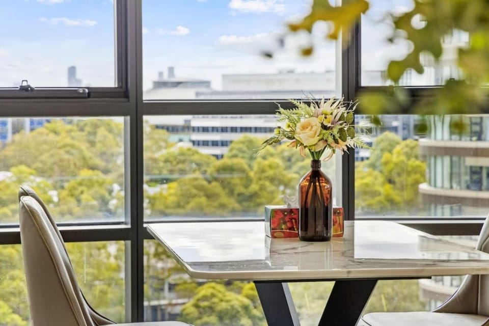 Charming and Peaceful - 3BR in Olympic Park Apartment in Sydney