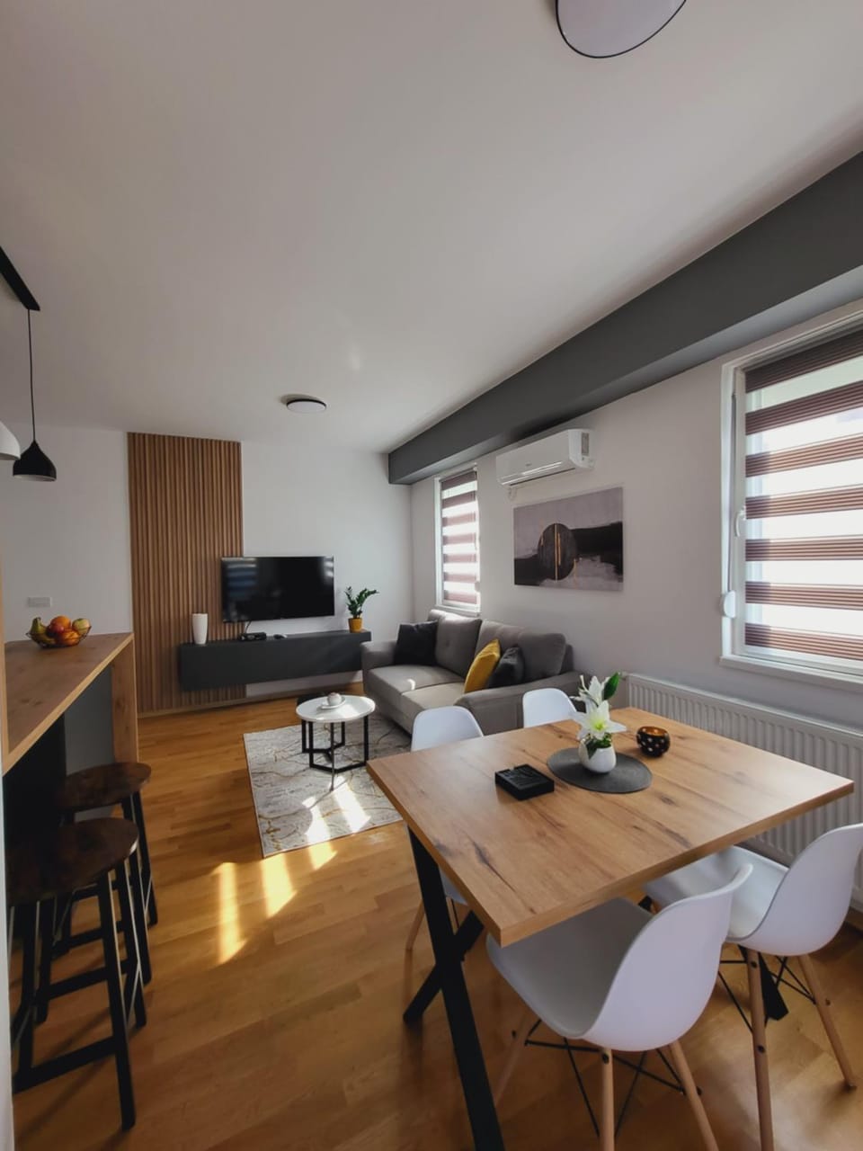 Seating area, Dining area