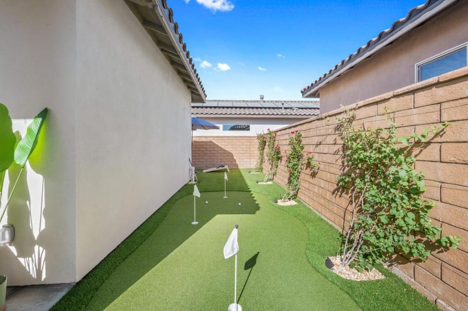 Escape to Paradise in New PGA West Villa w private pool House in La Quinta
