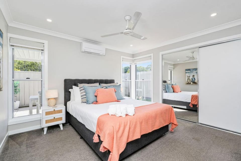 Bed, Bedroom
