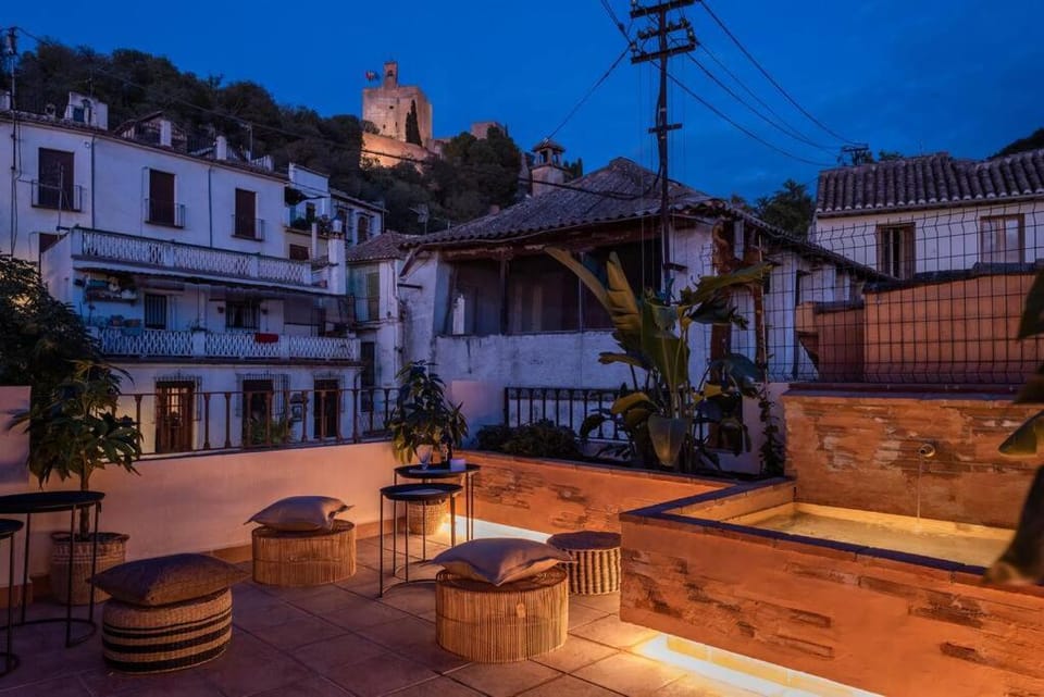 Property building, Balcony/Terrace