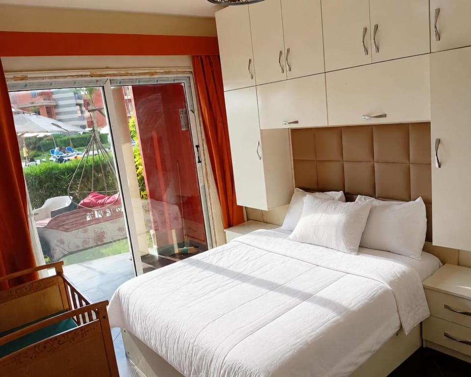 Bed, Bedroom, wardrobe