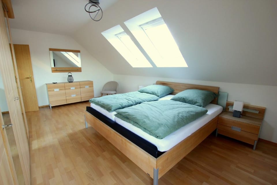 Bed, Bedroom, wardrobe