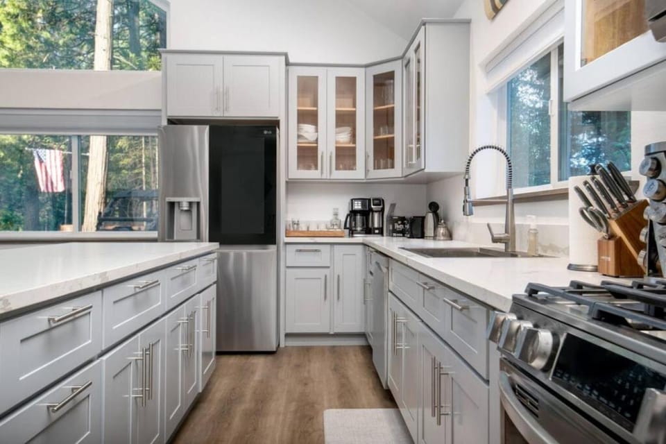 Entire Villa in Sierra Mountains House in Alta