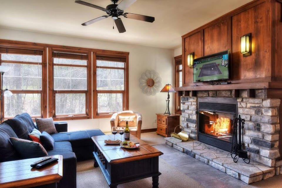 Tremblant-Les-Eaux C1 Chalet in Mont-Tremblant