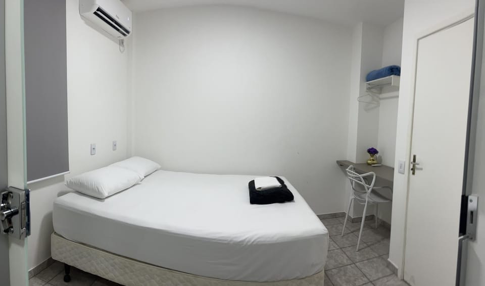 Bed, Photo of the whole room, Bedroom, air conditioner