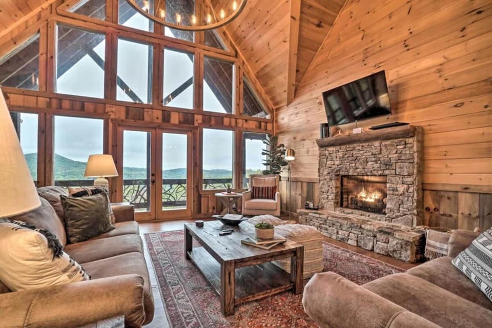 Long-Range Views Game Room Fire Pit Pets House in Blue Ridge Lake