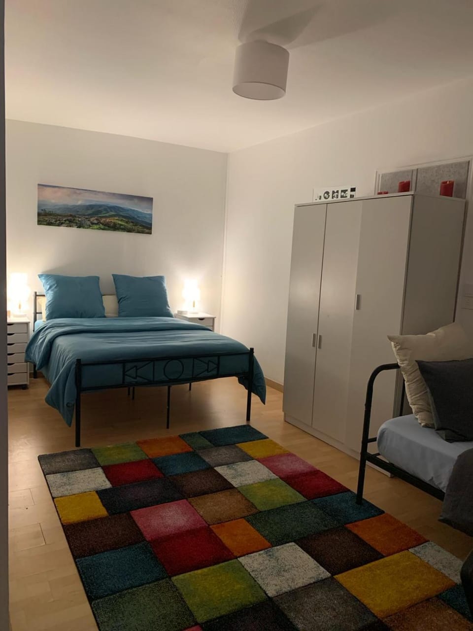 Photo of the whole room, Bedroom, wardrobe