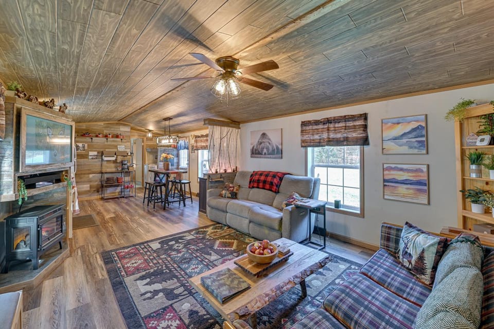 Northville Cabin with Fire Pit, 4 Mi to Boat Ramp! Cabin in Great Sacandaga Lake