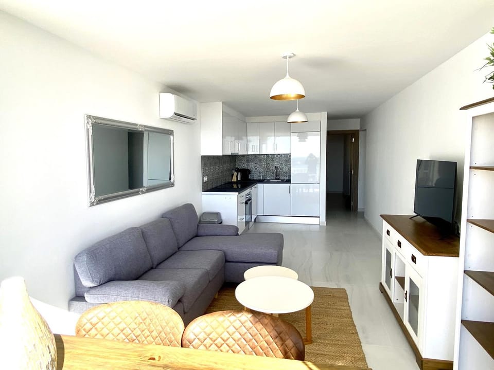 Living room, Seating area, kitchen