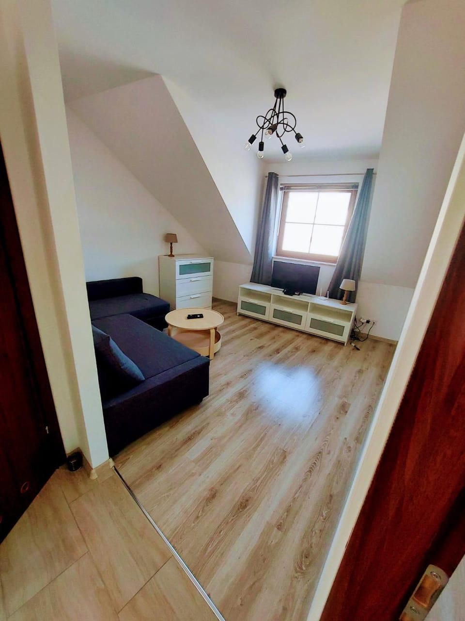 Bed, Living room, Photo of the whole room, Seating area, Bedroom