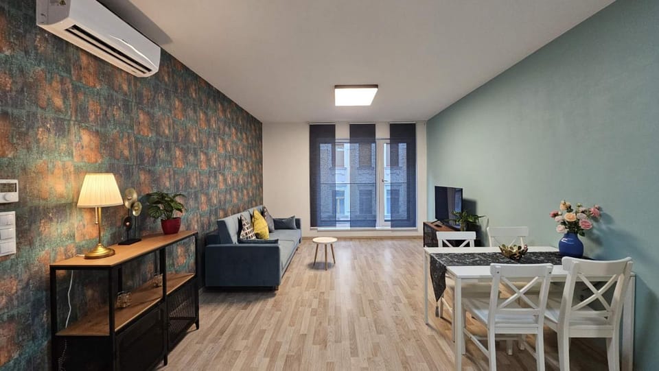 TV and multimedia, Living room, Dining area, air conditioner