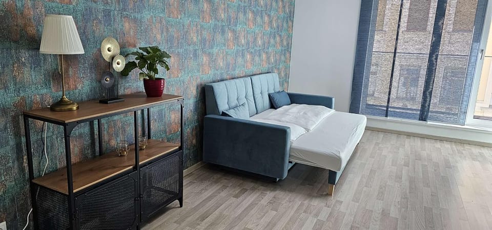 Bed, Living room