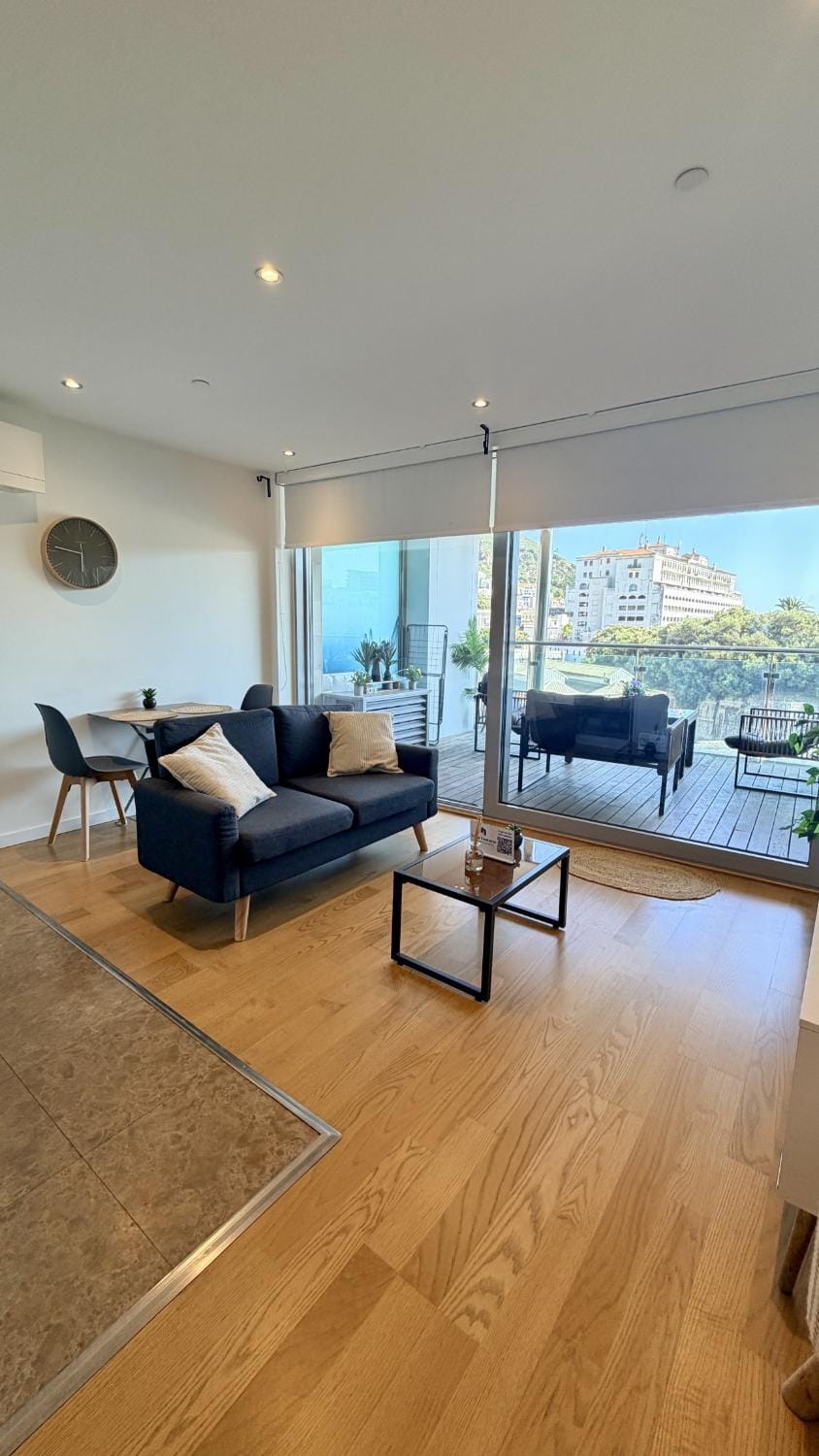 VV - Gibraltar Luxury with Rooftop Pools & Views Apartment in Gibraltar