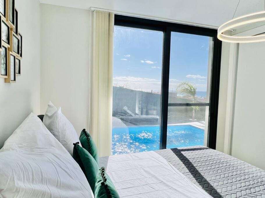 Haus am Meer by Your Madeira Rentals House in Madeira District