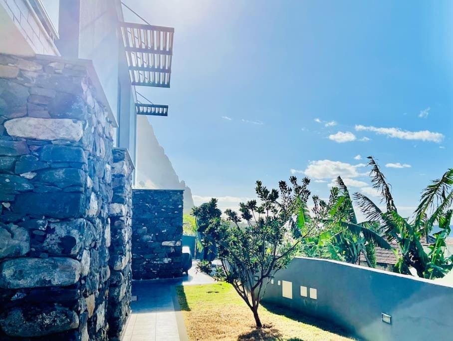 Haus am Meer by Your Madeira Rentals House in Madeira District