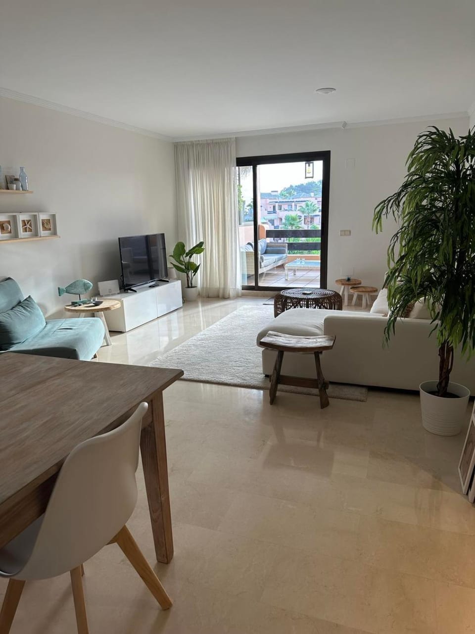 Communal lounge/ TV room