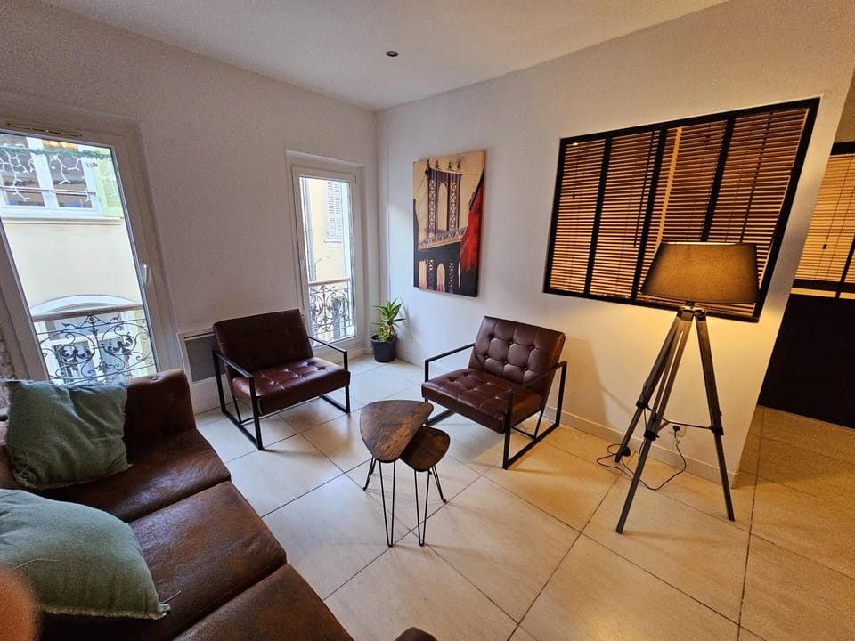 Appartement cosy centre ville proche chantiers navals, calanques, plages Apartment in La Ciotat