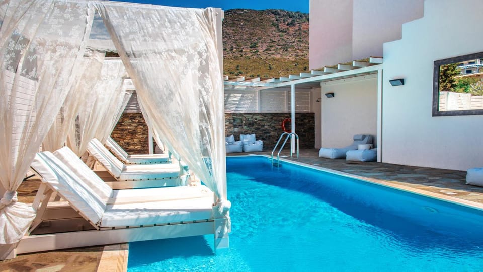 Day, Pool view, Swimming pool, sunbed