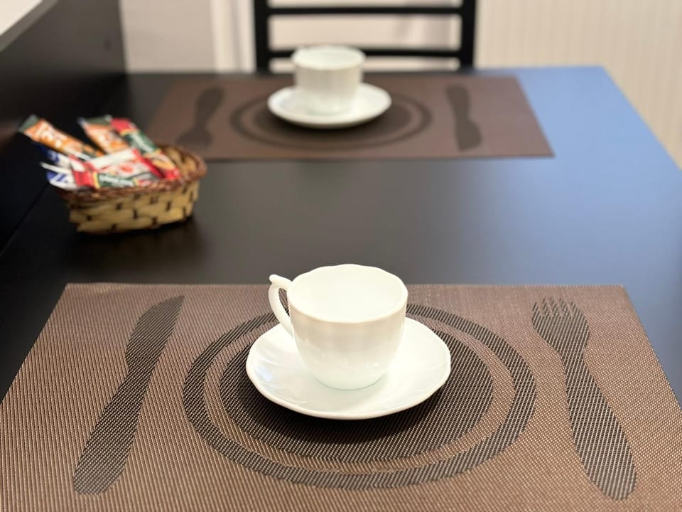 Coffee/tea facilities, Dining area