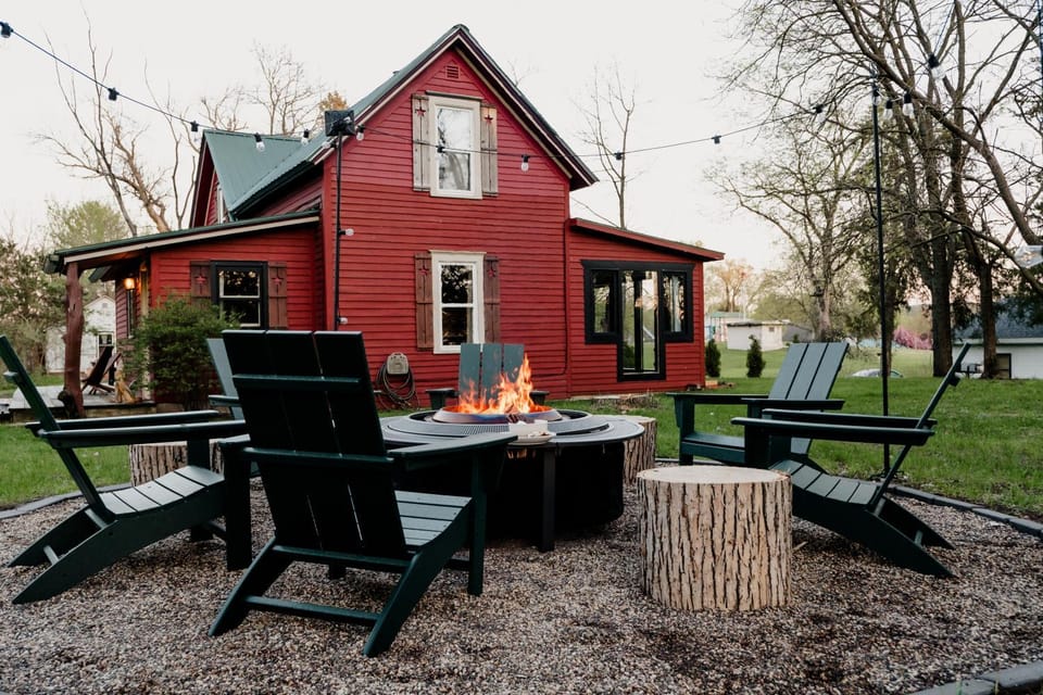 Charming Cabin with Hot Tub & Fire Pit Cabin in Pepin