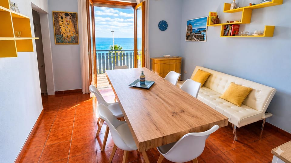 Balcony/Terrace, Living room, Seating area, Dining area, Sea view, Lunch, air conditioner