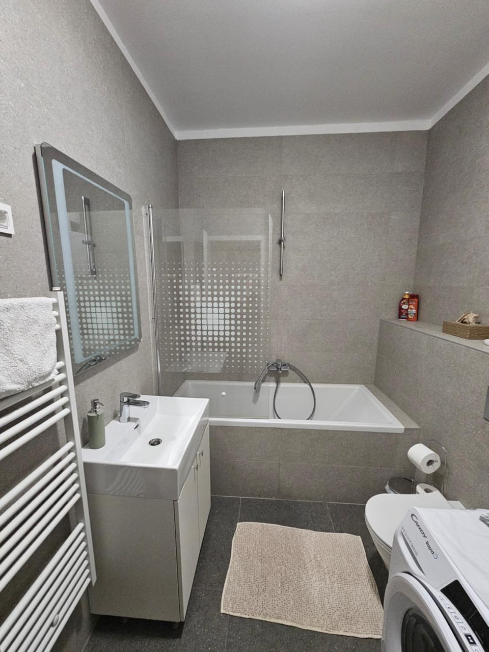 Bathroom, Bath, hair dryier, towels, washing machine